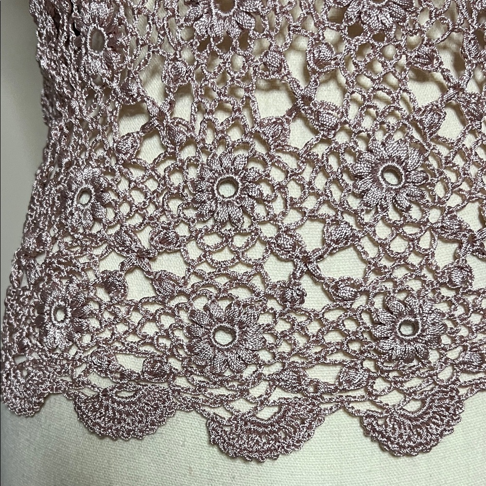 🌸🩷The Limited Crochet Lace Blouse in Light Purple - Picture 8 of 15
